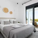 Seacarf Villa, 3 Magnificent In Beach, Bedrooms 12, Sleeps 27 Willa