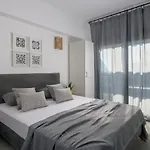 Seacarf Villa, 3 Magnificent In Beach, Bedrooms 12, Sleeps 27 * Lakhania