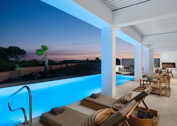 Seacarf Villa, 3 Magnificent In Beach, Bedrooms 12, Sleeps 27 Villa