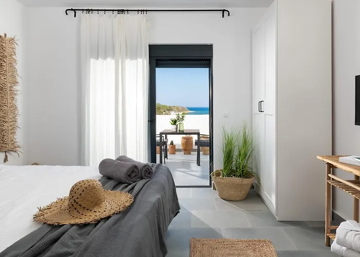 Seacarf Villa, 3 Magnificent In Beach, Bedrooms 12, Sleeps 27 Villa Lachania