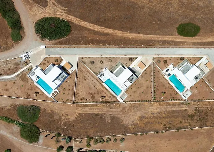 Seacarf Villa, 3 Magnificent In Beach, Bedrooms 12, Sleeps 27 * Lachania