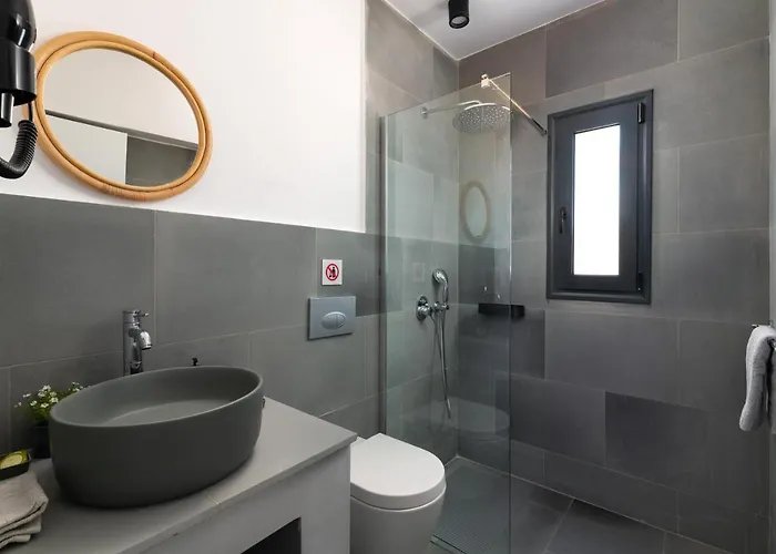 Seacarf Villa, 3 Magnificent In Beach, Bedrooms 12, Sleeps 27 Villa