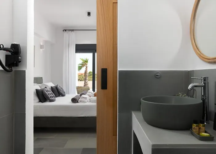 Villa Seacarf Villa, 3 Magnificent In Beach, Bedrooms 12, Sleeps 27 *