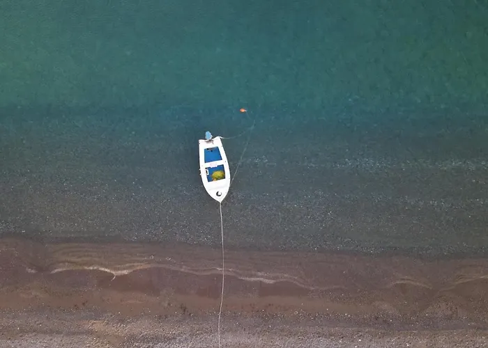 Seacarf Villa, 3 Magnificent In Beach, Bedrooms 12, Sleeps 27 * Lachania