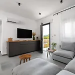 Seacarf Villa, 3 Magnificent In Beach, Bedrooms 12, Sleeps 27 Lachania (Rhodes)