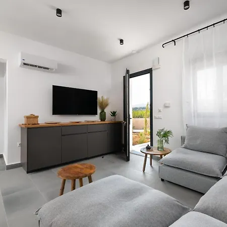 Seacarf Villa, 3 Magnificent In Beach, Bedrooms 12, Sleeps 27 Lachania (Rhodes)