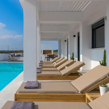 Seacarf Villa, 3 Magnificent In Beach, Bedrooms 12, Sleeps 27 Villa *