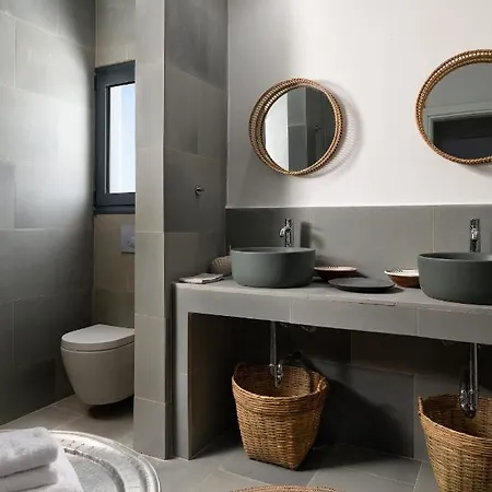 Seacarf Villa, 3 Magnificent In Beach, Bedrooms 12, Sleeps 27 Villa Lakhania