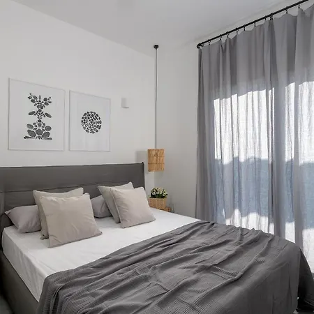 Seacarf Villa, 3 Magnificent In Beach, Bedrooms 12, Sleeps 27 Villa