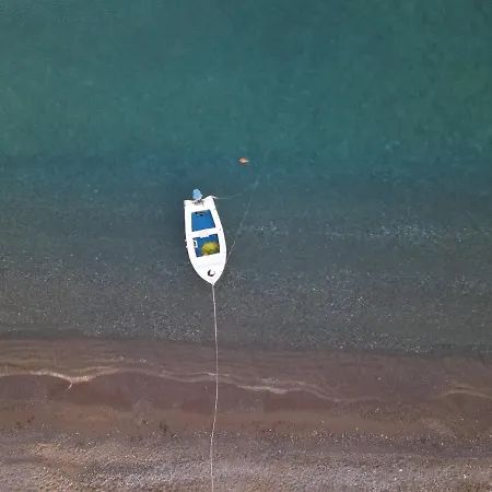 Seacarf Villa, 3 Magnificent In Beach, Bedrooms 12, Sleeps 27 * Lakhania