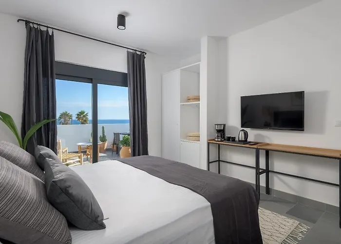 Seacarf Villa, 3 Magnificent In Beach, Bedrooms 12, Sleeps 27