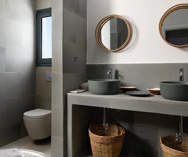 Seacarf Villa, 3 Magnificent In Beach, Bedrooms 12, Sleeps 27 빌라 라카니아