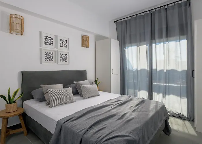 Seacarf Villa, 3 Magnificent In Beach, Bedrooms 12, Sleeps 27 * 라카니아